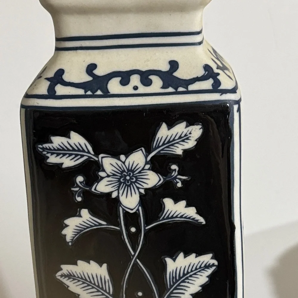 Elegant Vintage Hand painted Blue and White Floral  Chinoiserie vase